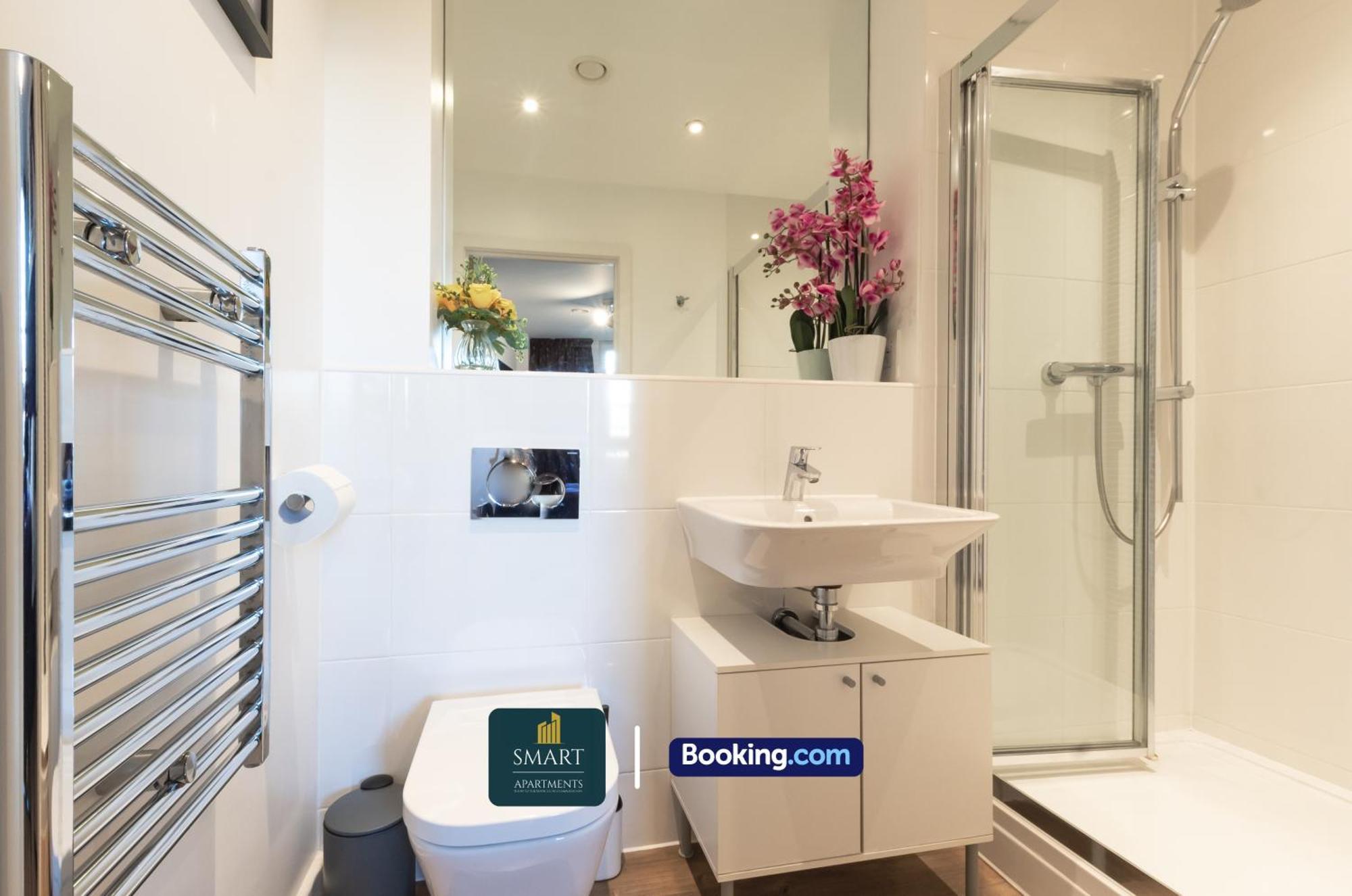 Spacious City Center Apartment By Smart Apartments Short Lets & Serviced Accommodation Apartment Southampton With Free Wifi 外观 照片